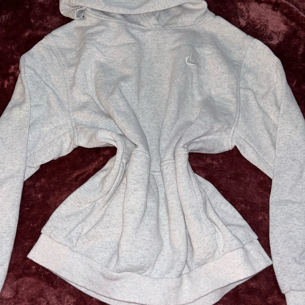 nike sweatshirt